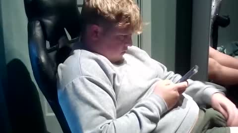 Snapshot of bawly13 chatting on October 15, 8:15 am ray online show from October 15, 8:15 am