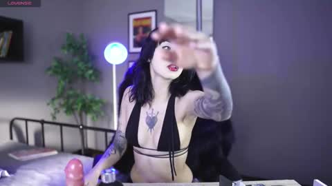 BAYONETTA DOLL  online show from December 18, 12:33 pm