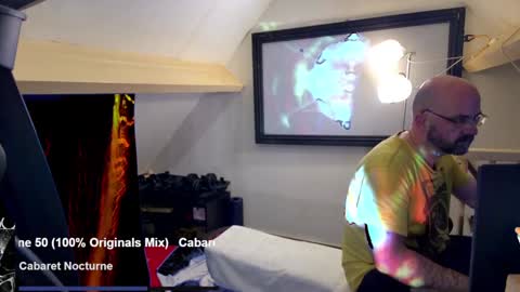 Snapshot of bazzz_8 chatting on January 24, 5:21 pm bazzz_8 online show from January 24, 5:21 pm