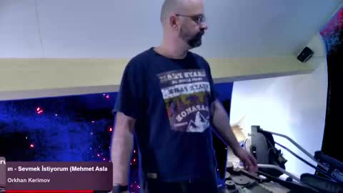 Snapshot of bazzz_8 chatting on March 5, 6:45 pm bazzz_8 online show from March 5, 6:45 pm