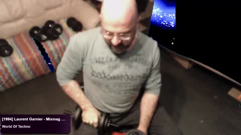 Snapshot of bazzz_8 chatting on December 4, 6:33 pm bazzz_8 online show from December 4, 6:33 pm