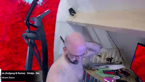 Snapshot of bazzz_8 chatting on February 9, 8:56 pm bazzz_8 online show from February 9, 8:56 pm