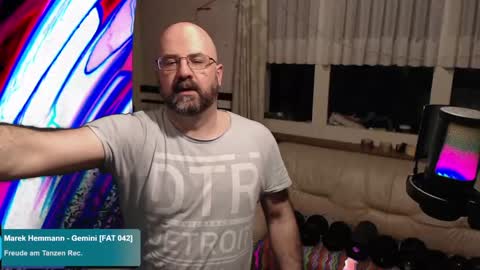 Snapshot of bazzz_8 chatting on December 23, 6:15 pm bazzz_8 online show from December 23, 6:15 pm