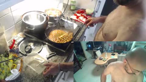 Snapshot of bazzz_8 chatting on October 10, 6:14 pm bazzz_8 online show from October 10, 6:14 pm