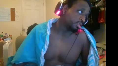 rocker n queen online show from November 28, 9:33 pm