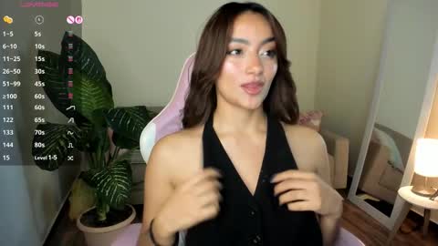 Snapshot of bbyj3n chatting on October 4, 2:20 am Jen 3 online show from October 4, 2:20 am