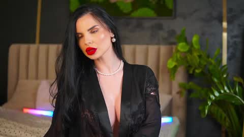 Chriss online show from April 14, 9:29 pm