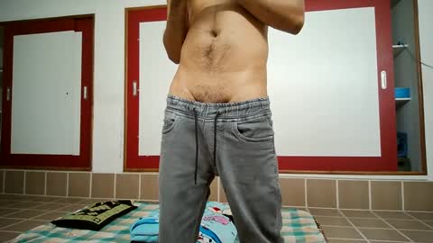 Snapshot of be1cooldick chatting on December 13, 9:57 am Saina online show from December 13, 9:57 am