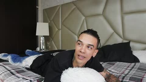 Helena  Evan online show from December 2, 11:41 am