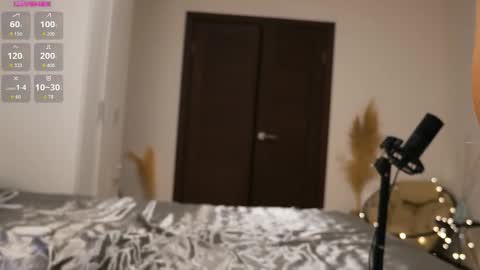 Chloe online show from October 18, 1:10 am