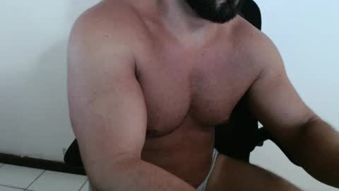 Snapshot of beard_top_guy chatting on February 24, 6:26 pm Beard Guy online show from February 24, 6:26 pm