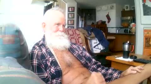 beardbushy online show from October 24, 5:47 pm