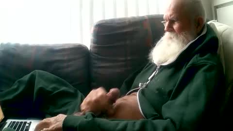 beardbushy online show from January 15, 6:17 pm