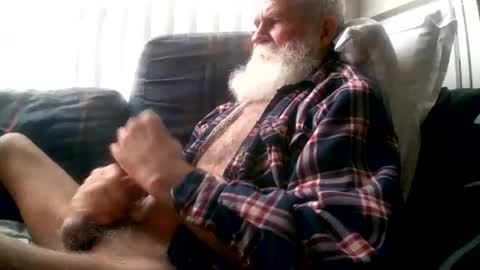 beardbushy online show from April 15, 3:15 pm