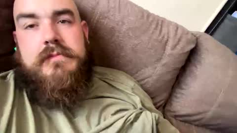 Snapshot of beardedgiant777 chatting on October 27, 8:09 pm beardedgiant777 online show from October 27, 8:09 pm
