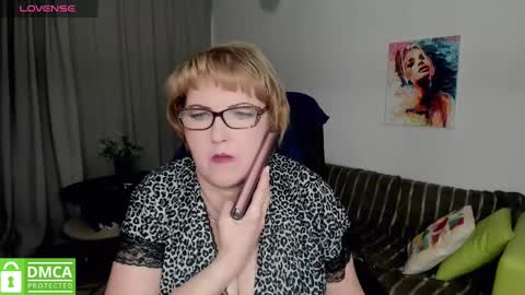 Snapshot of beautiful_lina7 chatting on January 19, 2:57 am your Lana online show from January 19, 2:57 am