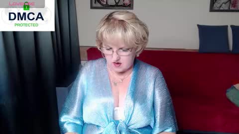 Snapshot of beautiful_lina7 chatting on October 5, 5:20 pm your Lana online show from October 5, 5:20 pm