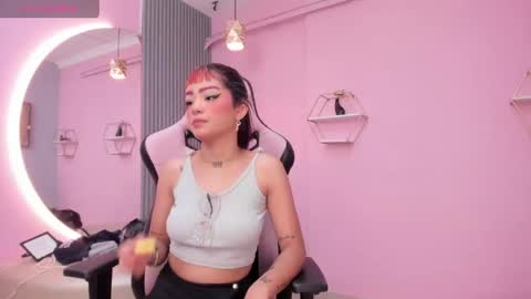 Sara online show from April 28, 7:07 pm