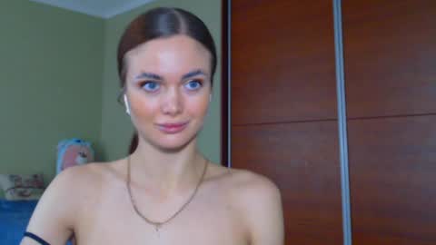 Snapshot of beauty_fruity chatting on February 12, 12:12 pm Maria online show from February 12, 12:12 pm