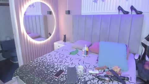Chantall online show from June 4, 3:12 am