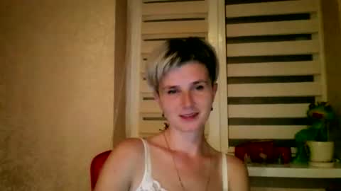 Snapshot of beautyksenia chatting on October 9, 7:52 pm BeautyKsenia online show from October 9, 7:52 pm