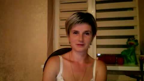Snapshot of beautyksenia chatting on September 25, 7:10 pm BeautyKsenia online show from September 25, 7:10 pm