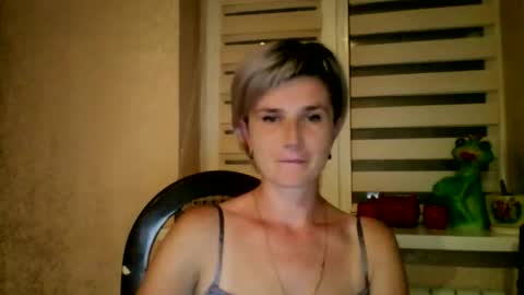Snapshot of beautyksenia chatting on September 10, 6:53 pm BeautyKsenia online show from September 10, 6:53 pm