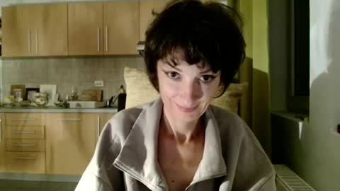 Raluca online show from October 8, 4:35 pm