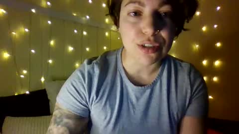 beberoyale online show from February 19, 2:11 pm