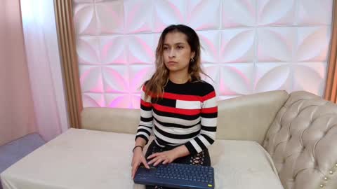 beccamilanni online show from March 3, 12:39 pm