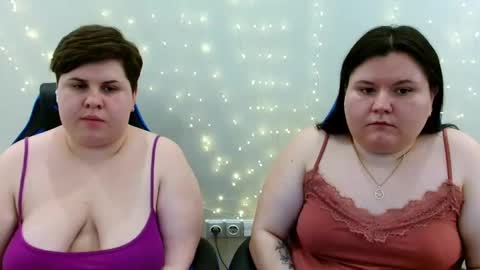 BeckyAndEllen online show from April 4, 2:46 pm