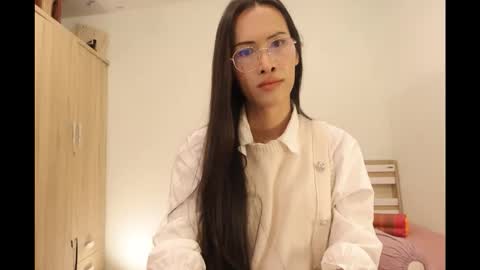 bee_thai online show from November 7, 7:49 pm