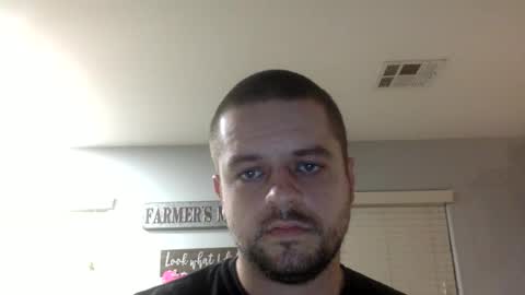 Snapshot of beginnersluck111 chatting on October 22, 4:04 am Beginners Luck online show from October 22, 4:04 am