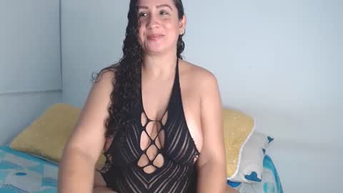 Snapshot of bela_hadid05 chatting on October 12, 11:50 pm hadid online show from October 12, 11:50 pm