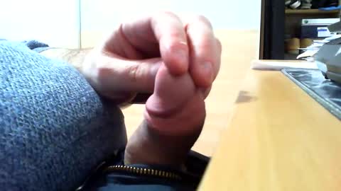 Snapshot of belgianfatcock chatting on October 28, 9:43 am belgianfatcock online show from October 28, 9:43 am