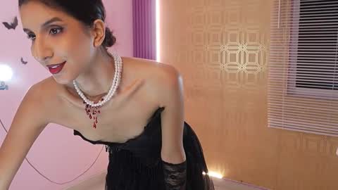 bella19   online show from October 31, 9:48 pm