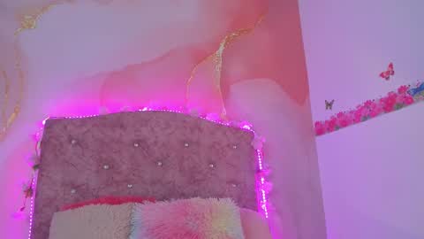 Melanie  online show from February 13, 6:48 pm