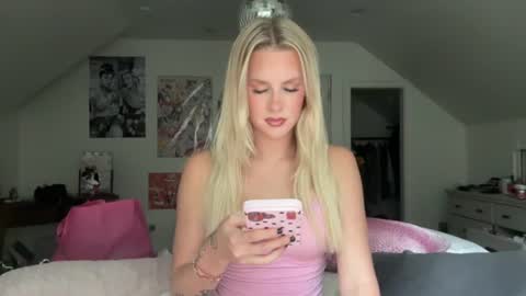 Bella Baby online show from July 17, 11:17 pm