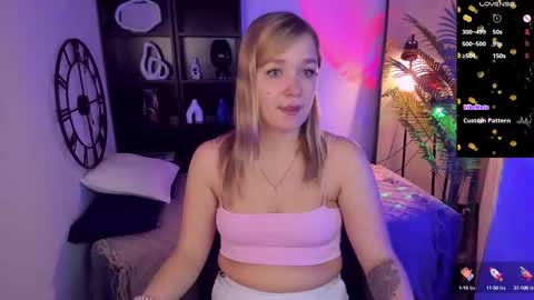 Snapshot of bella_cosmos chatting on September 15, 7:54 am Bella online show from September 15, 7:54 am