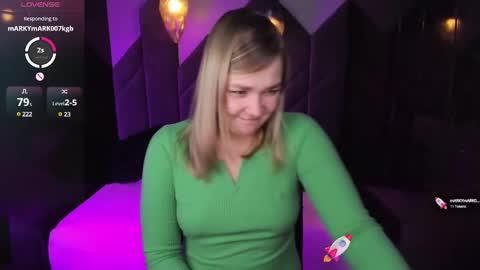 Snapshot of bella_cosmos chatting on March 11, 5:24 am Bella online show from March 11, 5:24 am