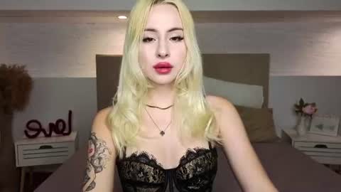 Bella online show from July 10, 7:18 pm