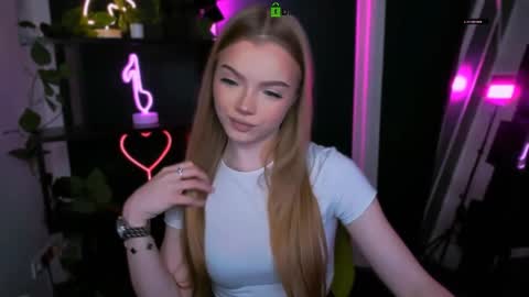 Bella online show from April 8, 11:35 am