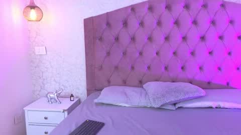 Bella online show from November 14, 4:36 am