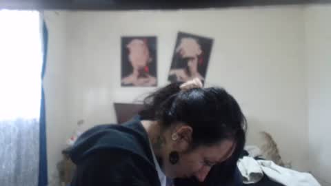 bella_luna34 online show from April 23, 2:19 pm