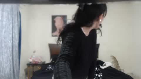 bella_luna34 online show from April 23, 12:13 pm