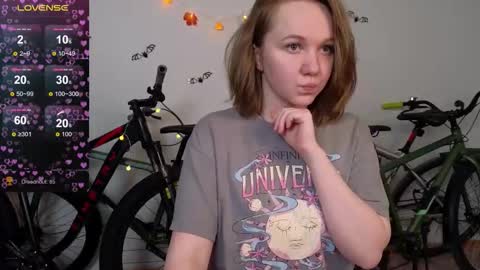 Snapshot of bella_murrrr chatting on October 24, 6:03 am Bella online show from October 24, 6:03 am