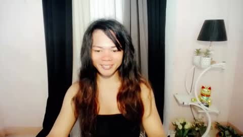 bella_ngo online show from May 9, 6:19 am