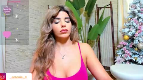 bella_posh online show from December 15, 8:21 am