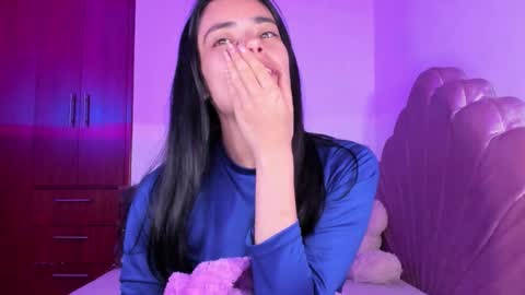 Valeria Model Independent online show from November 11, 5:20 am