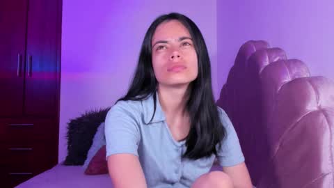 Snapshot of bella_sun_ chatting on October 17, 5:00 am Valeria Model Independent online show from October 17, 5:00 am